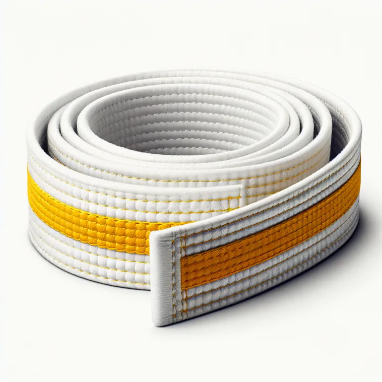 Белый пояс с желтой полоской: Символика и значение в боевых искусствах